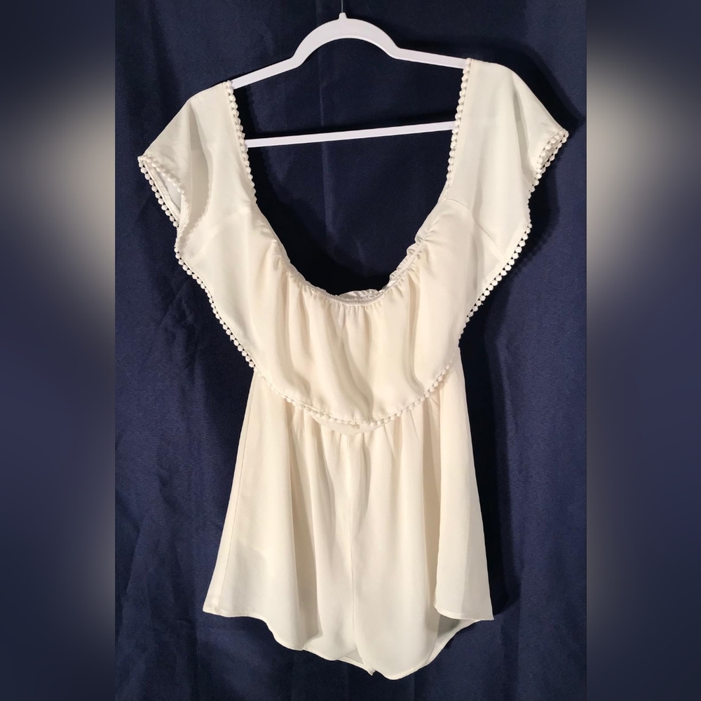 L'ATISTE Women's Cream Chemise with Delicate Trim Zize S made In China